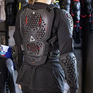 Защита панцирь Leatt Body Protector 5.5 Evo (черн, M)