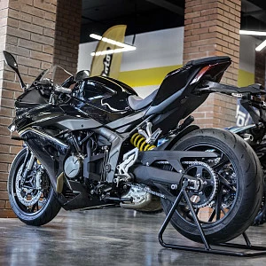 Мотоцикл QJ SRK 800 RR rest (черный) 2026г.