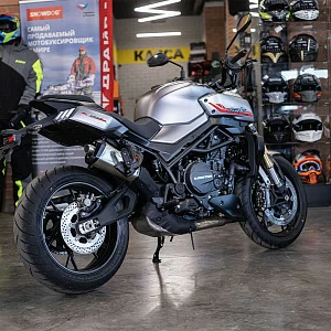 Мотоцикл QJ SRK 900 naked (серый/черный) 2026г.