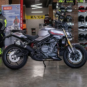 Мотоцикл QJ SRK 900 naked (серый/черный) 2026г.