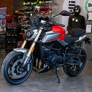 Мотоцикл QJ SRK 900 naked (красный) 2026г.